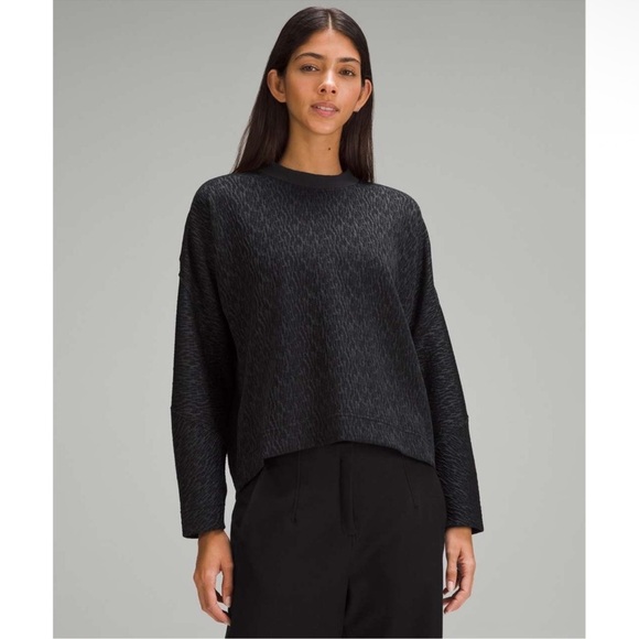 NWT LULULEMON Limited Edition Textured Jacquard Crewneck Pullover Black SIZE 4 - Picture 1 of 8